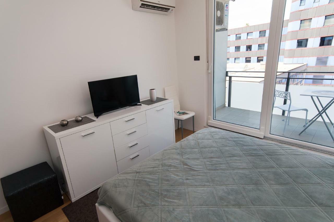 Appartement Studio Apartman Bella à Zagreb Extérieur photo