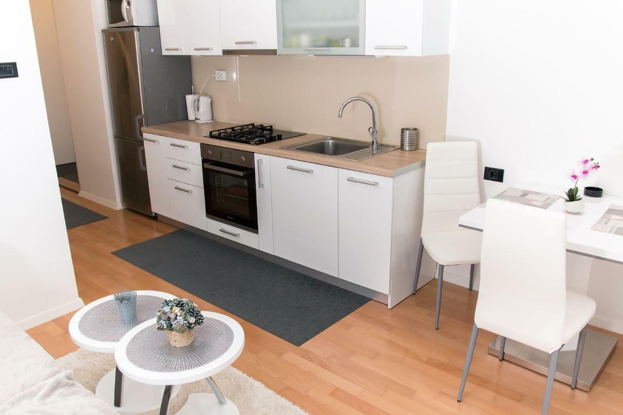 Appartement Studio Apartman Bella à Zagreb Extérieur photo