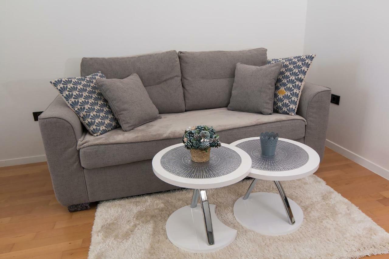 Appartement Studio Apartman Bella à Zagreb Extérieur photo