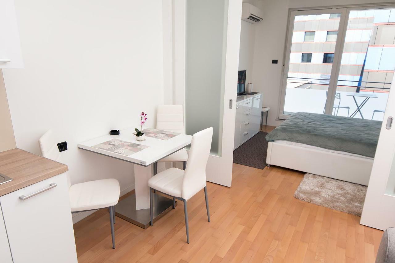 Appartement Studio Apartman Bella à Zagreb Extérieur photo